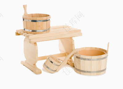 木头制作的桶与凳子
