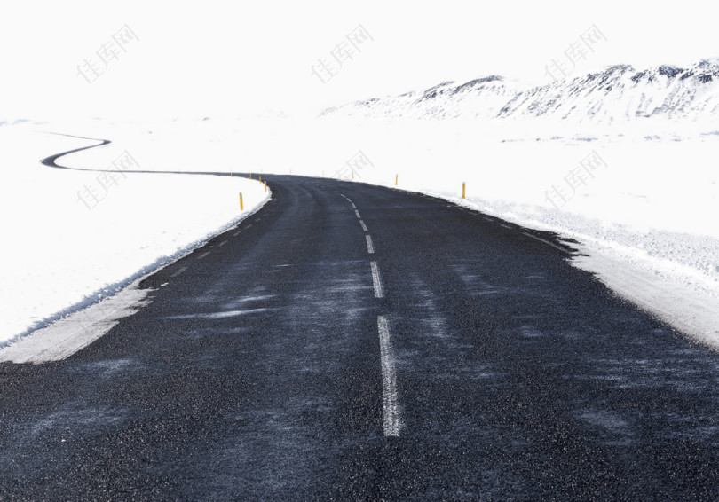 雪山上的马路